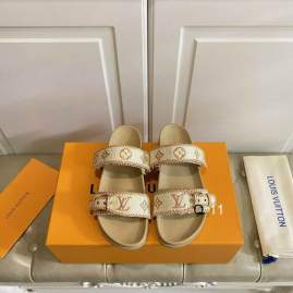 Picture of Louis Vuitton Slippers _SKULVsz35-40Y0124424